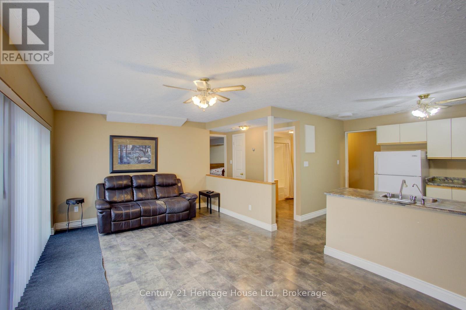 252 DURHAM ROAD W - 34