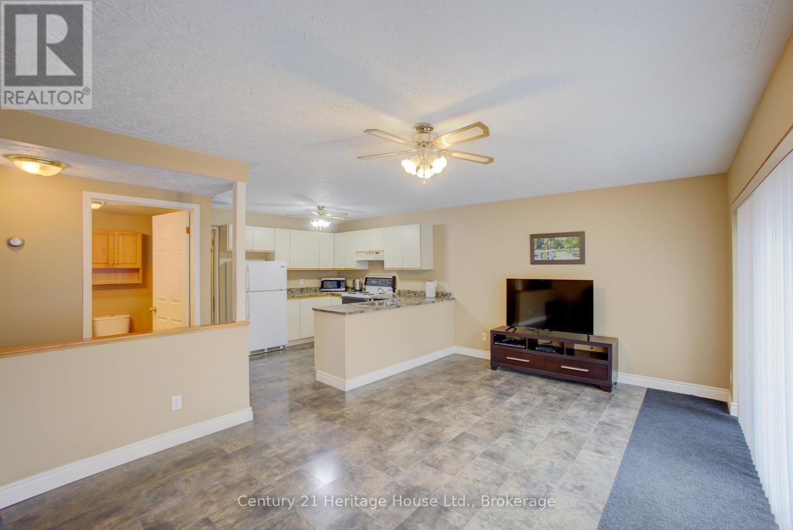 252 DURHAM ROAD W - 35
