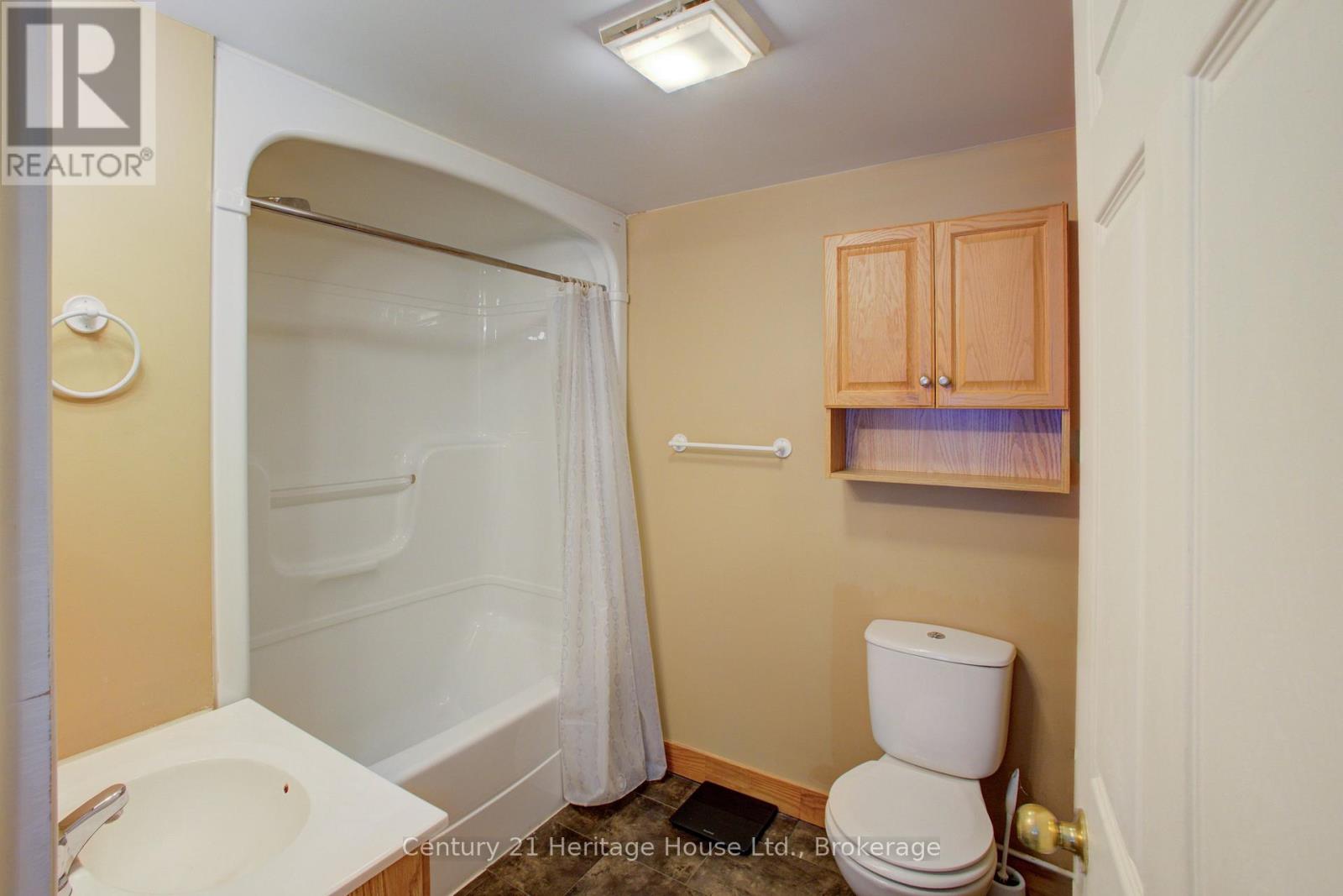 252 DURHAM ROAD W - 37