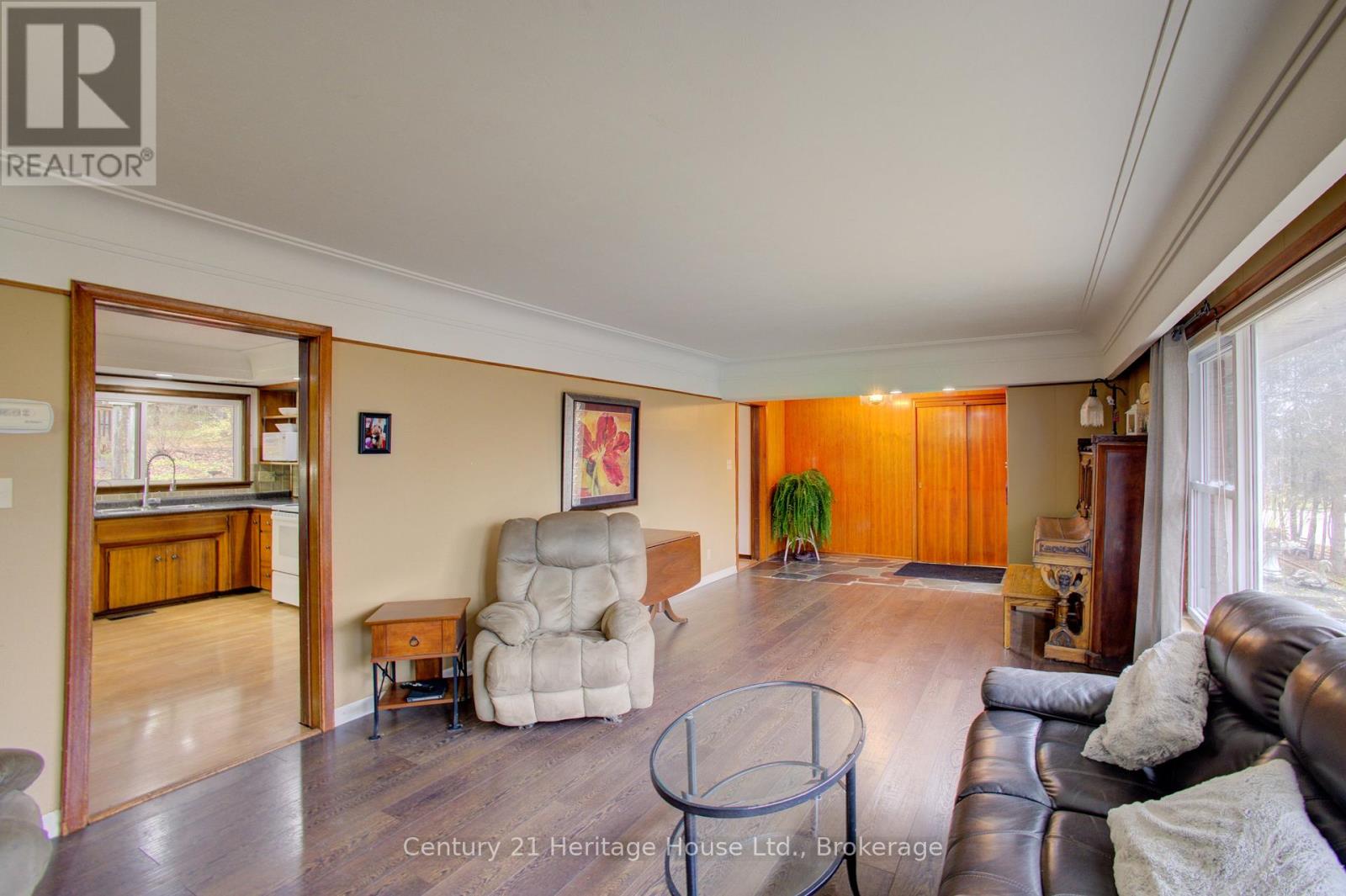 252 DURHAM ROAD W - 8
