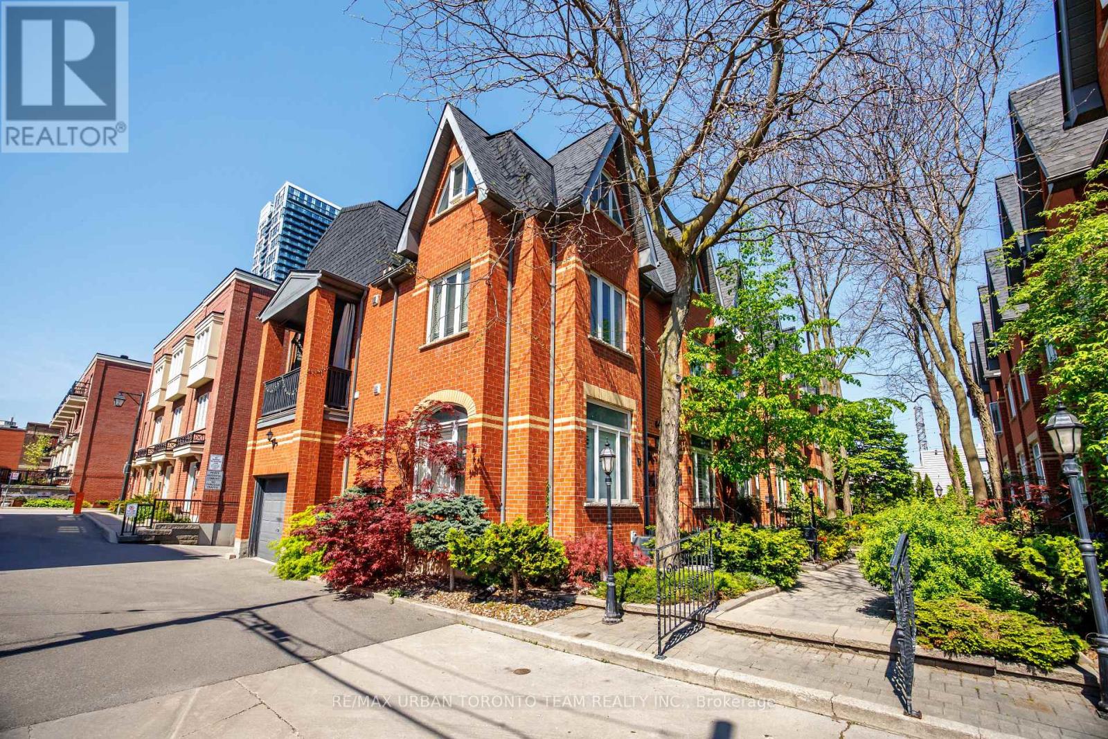 12 OLD PRIMROSE LANE - 1