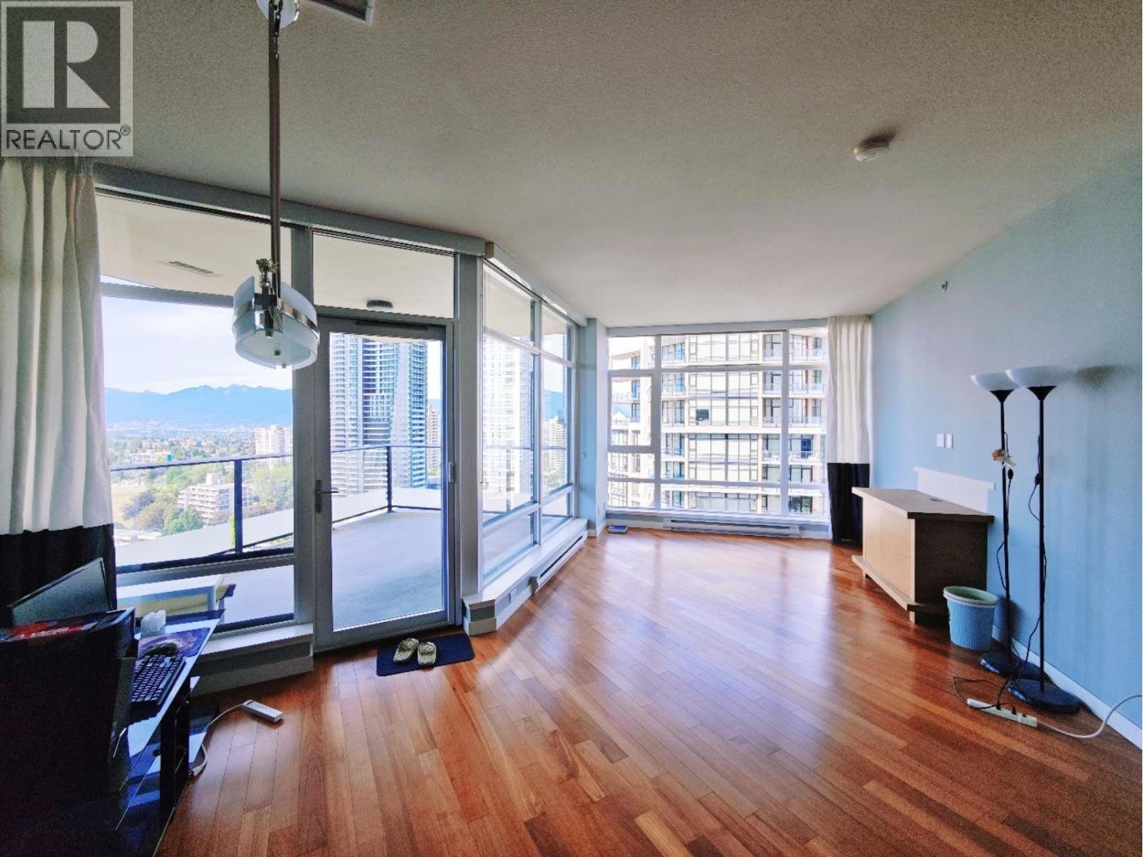 19XX 6188 WILSON AVE, Burnaby