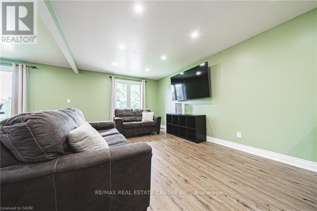 27 LUDLOW CRESCENT - 6