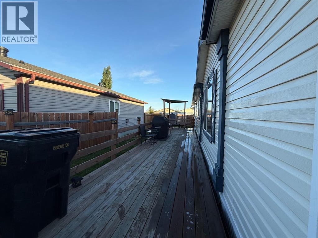 9005 90 Avenue — photo 23