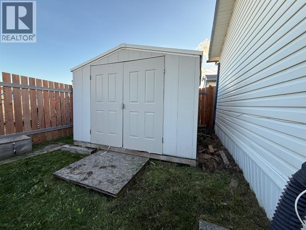 9005 90 Avenue — photo 25