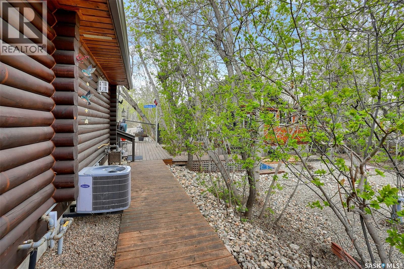 109 Shaw DRIVE - 32