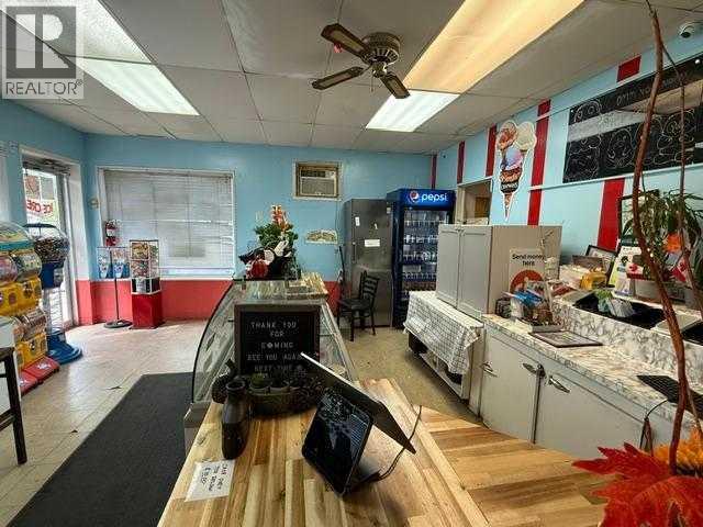 202 2 Street W - photo 4
