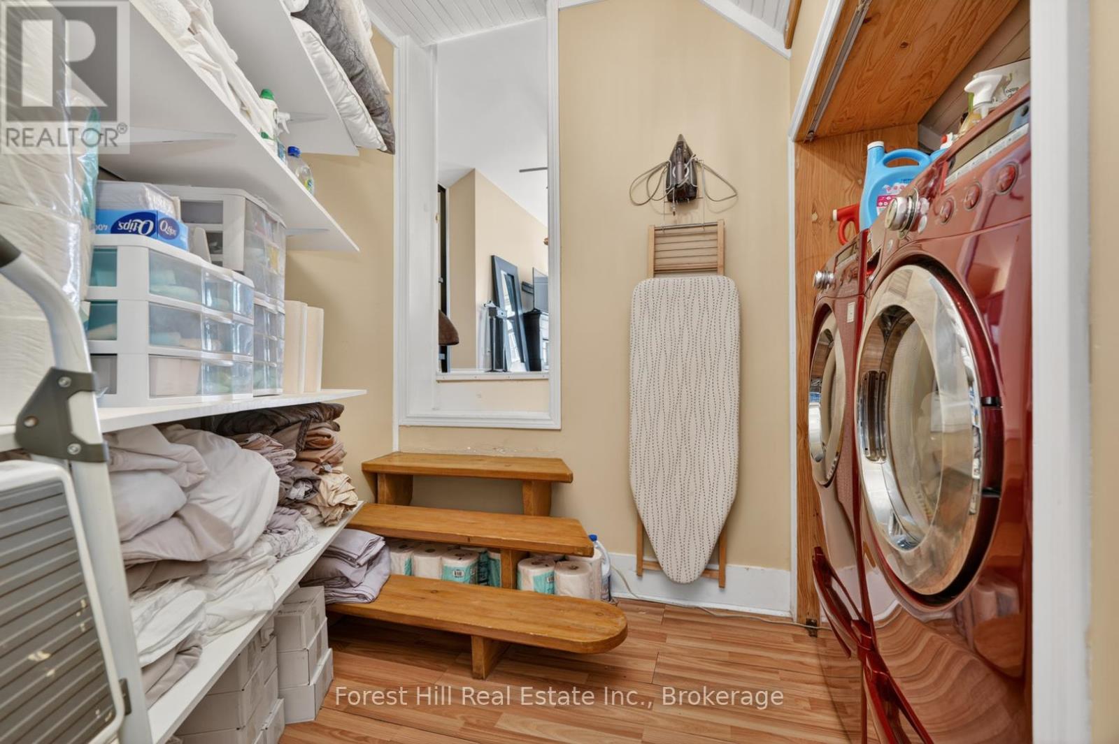1029 HARVEY AVENUE - 23