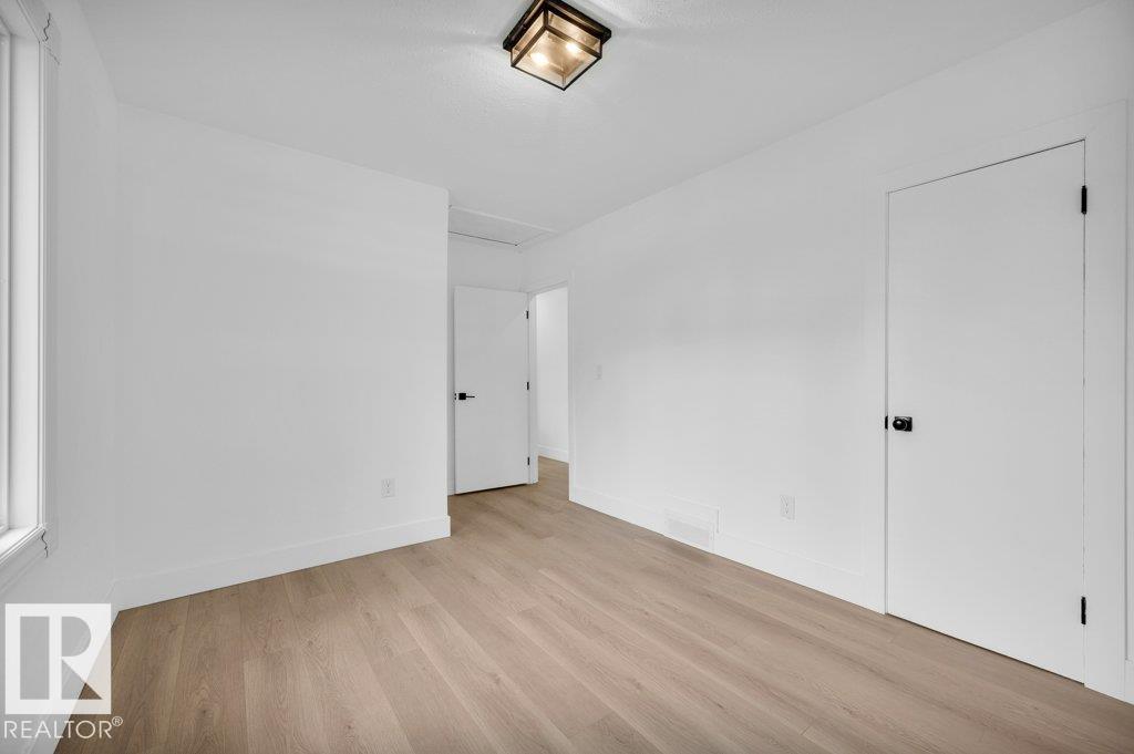 8712 89 AV NW — photo 20