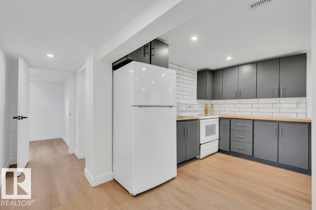 8712 89 AV NW — photo 25