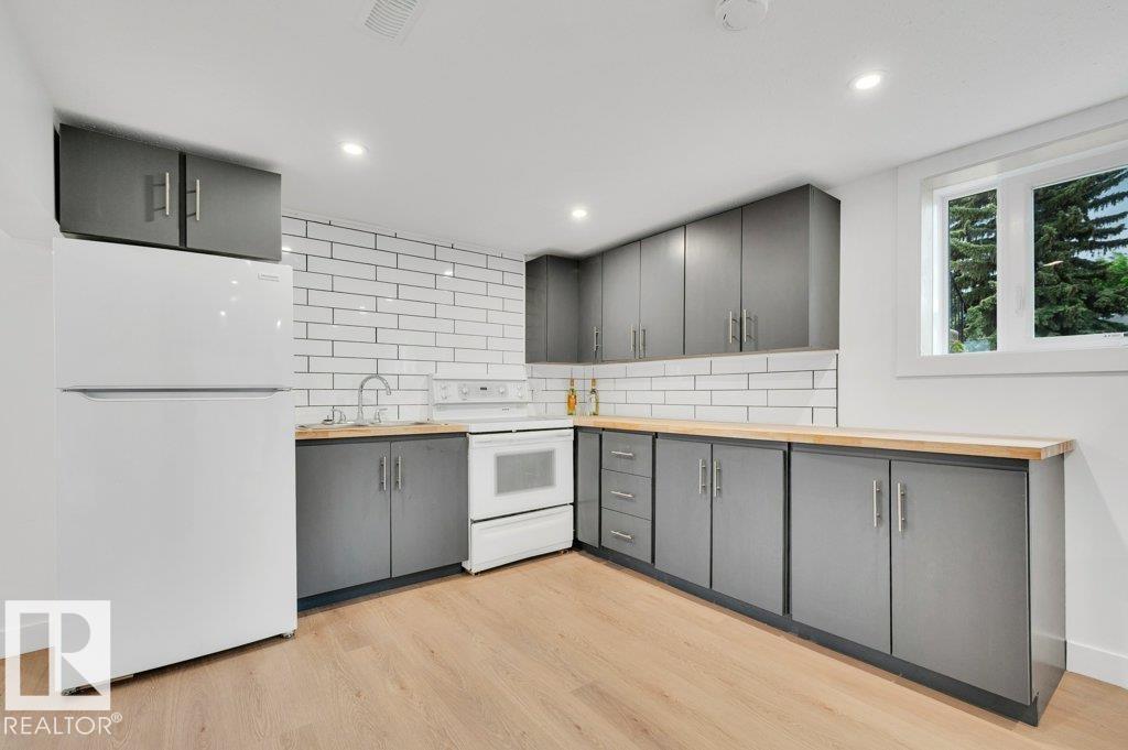 8712 89 AV NW — photo 26
