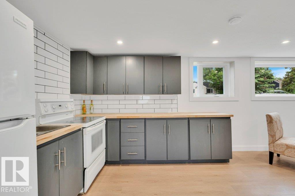 8712 89 AV NW — photo 28