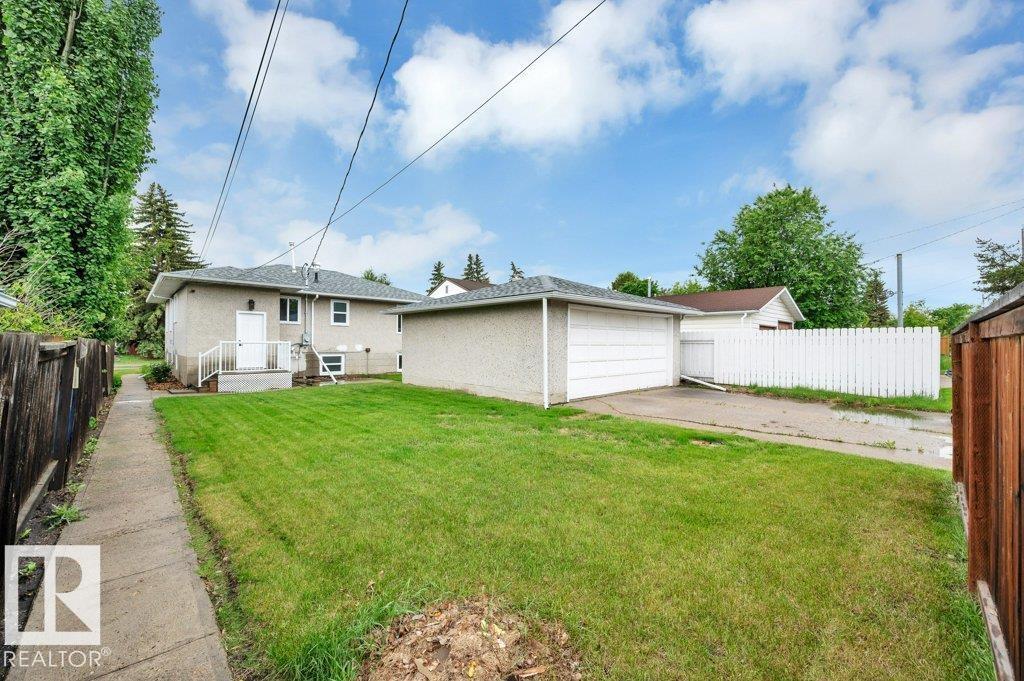 8712 89 AV NW — photo 39