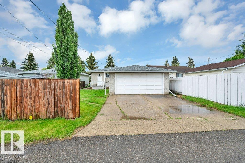 8712 89 AV NW — photo 42