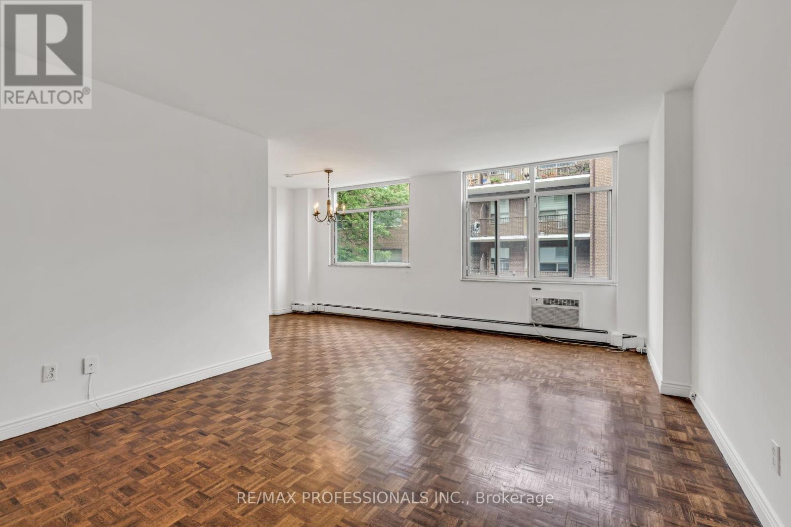 #303 335 LONSDALE ROAD - 13
