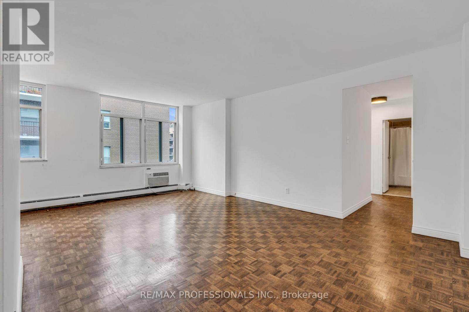 #303 335 LONSDALE ROAD - 14