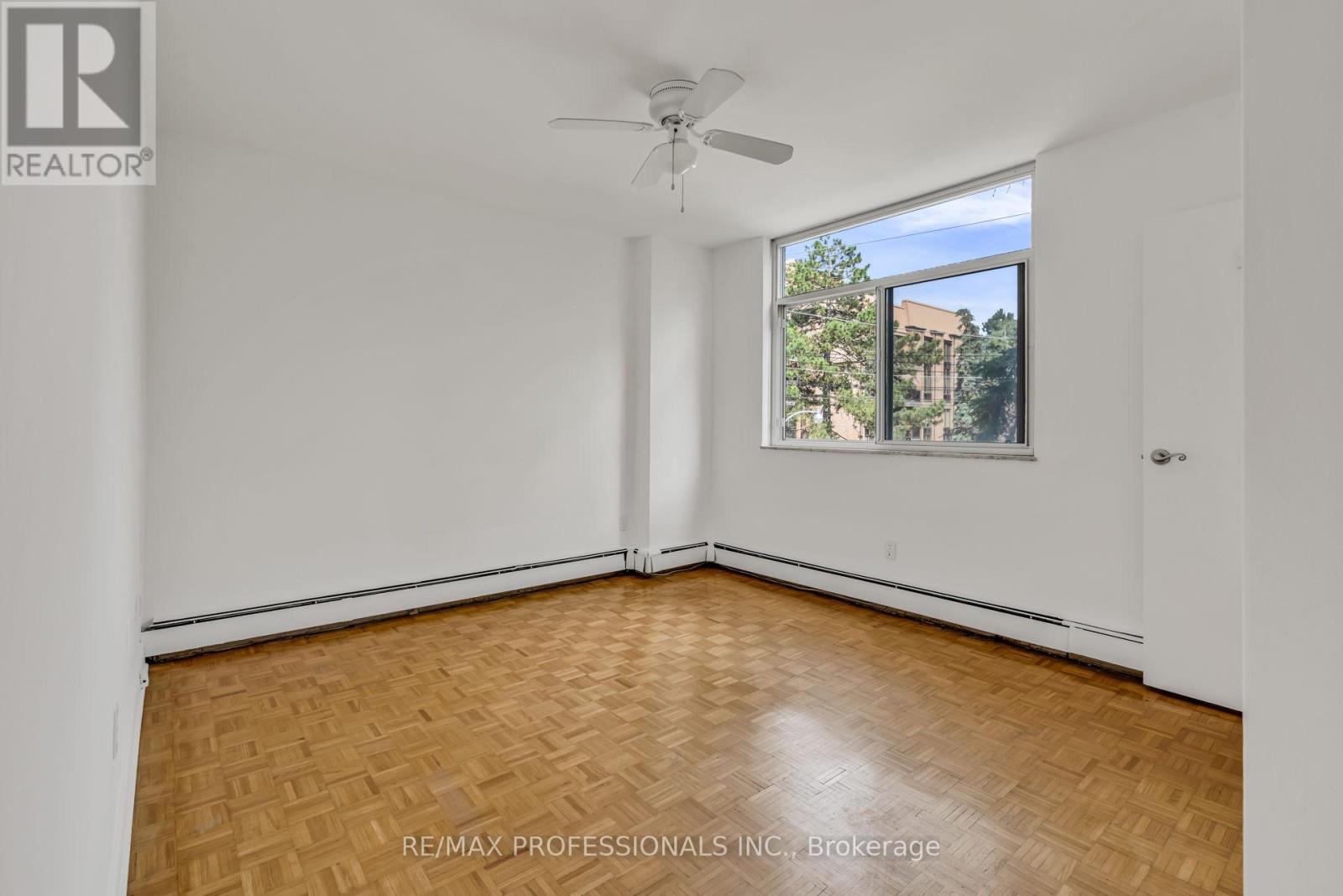 #303 335 LONSDALE ROAD - 16