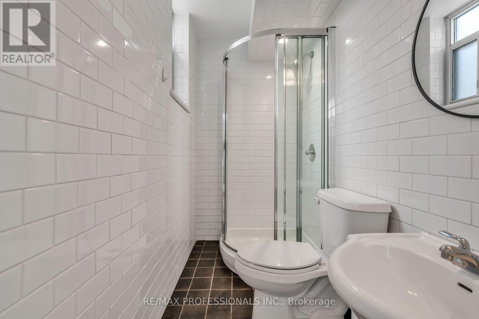 #303 335 LONSDALE ROAD - 18