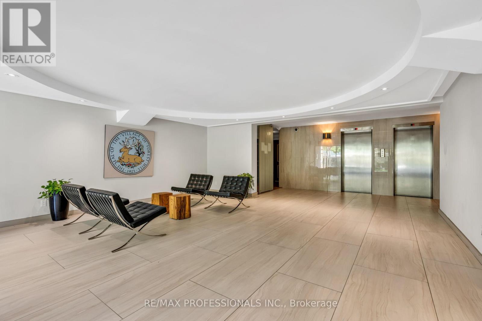 #303 335 LONSDALE ROAD - 23