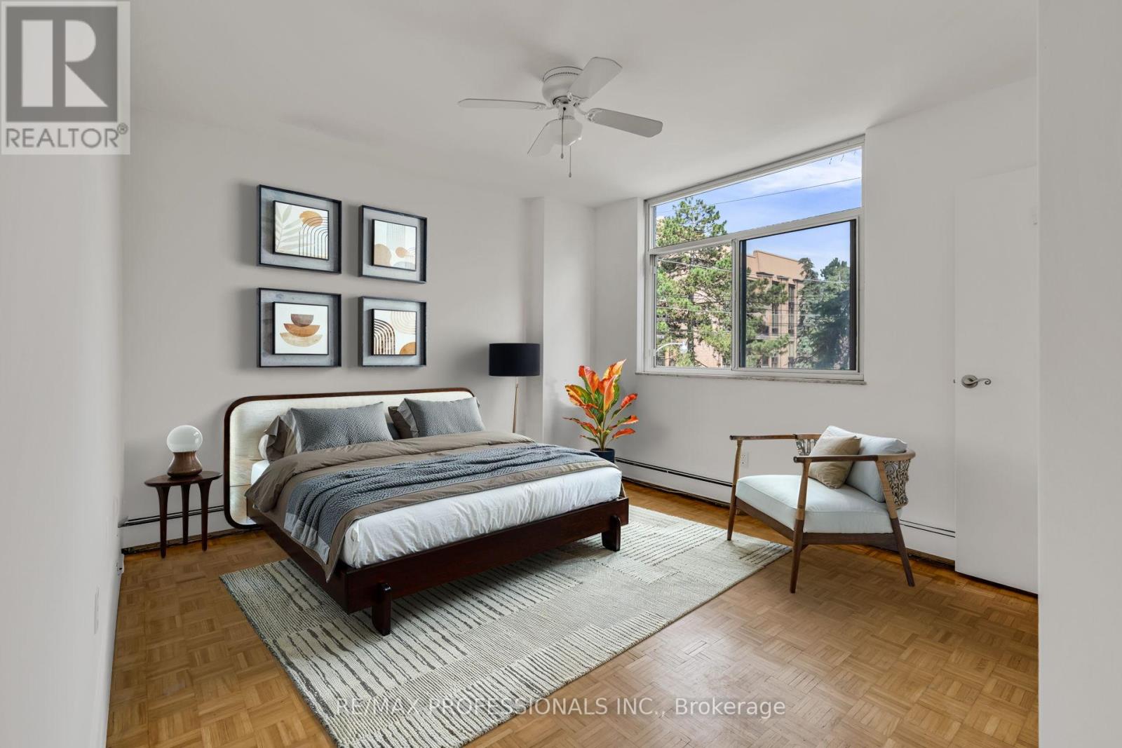 #303 335 LONSDALE ROAD - 4