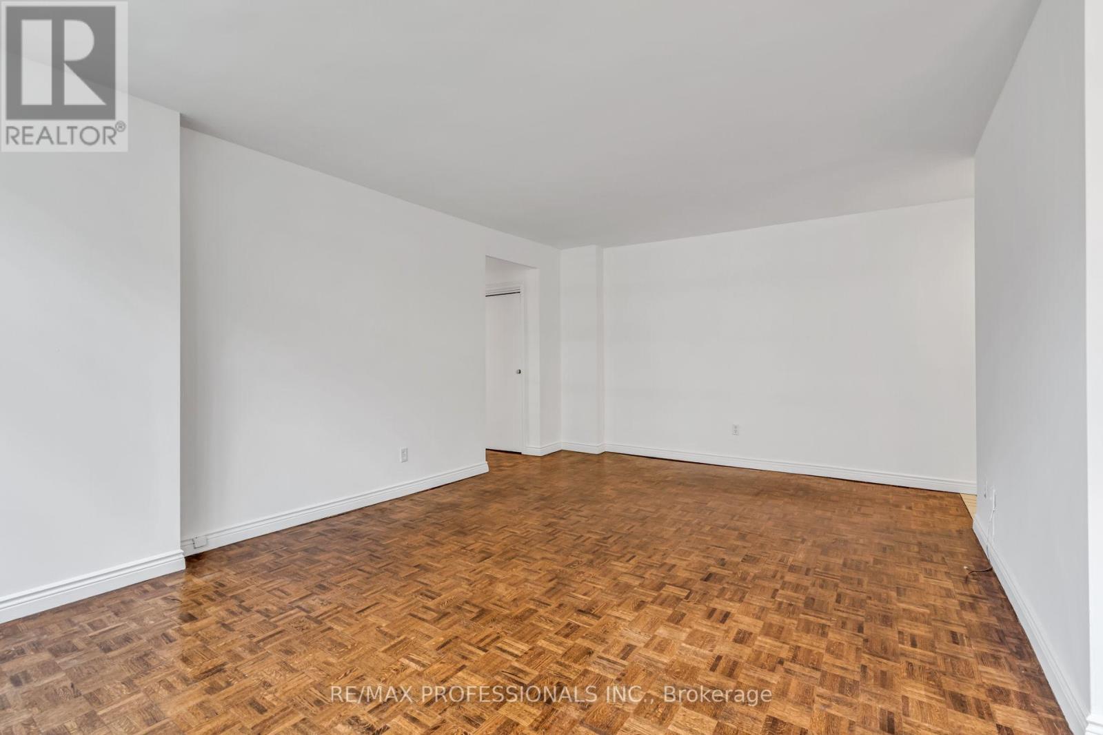 #303 335 LONSDALE ROAD - 8