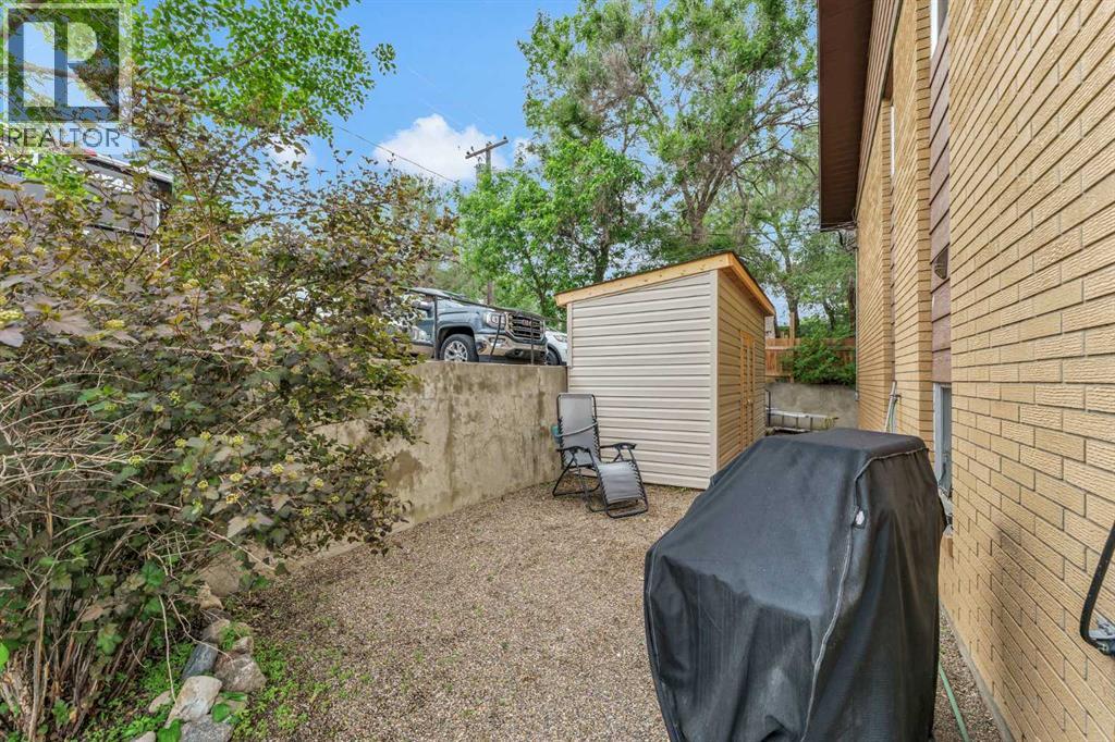 502 3 Avenue SE - 33