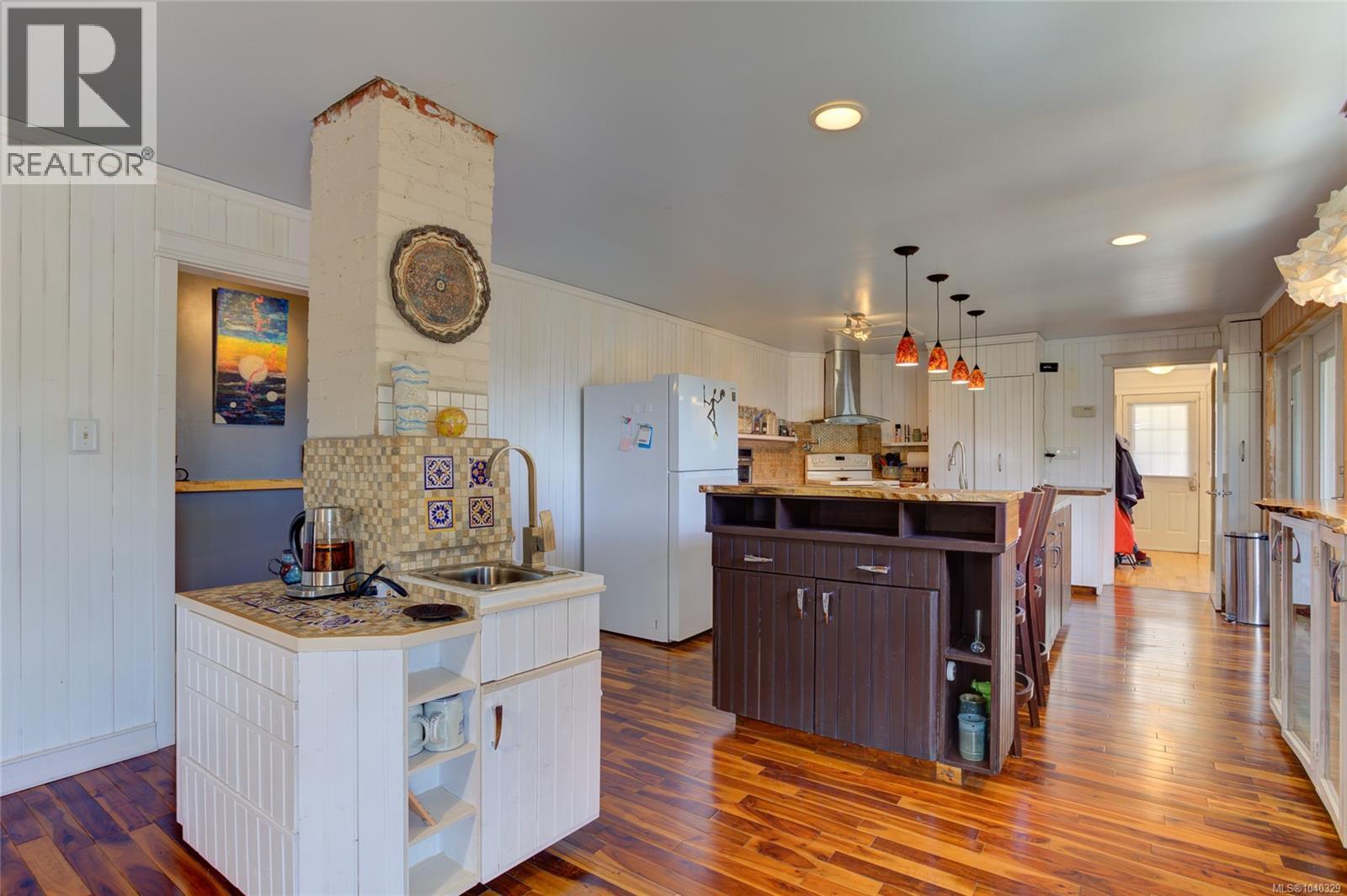 139 North Shore Rd, Lake Cowichan