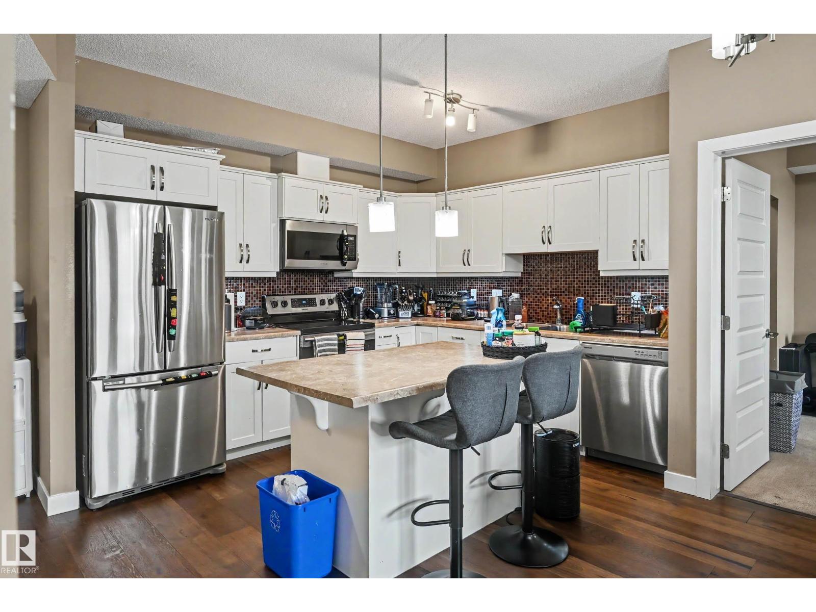 #402 8730 82 AV NW - 10