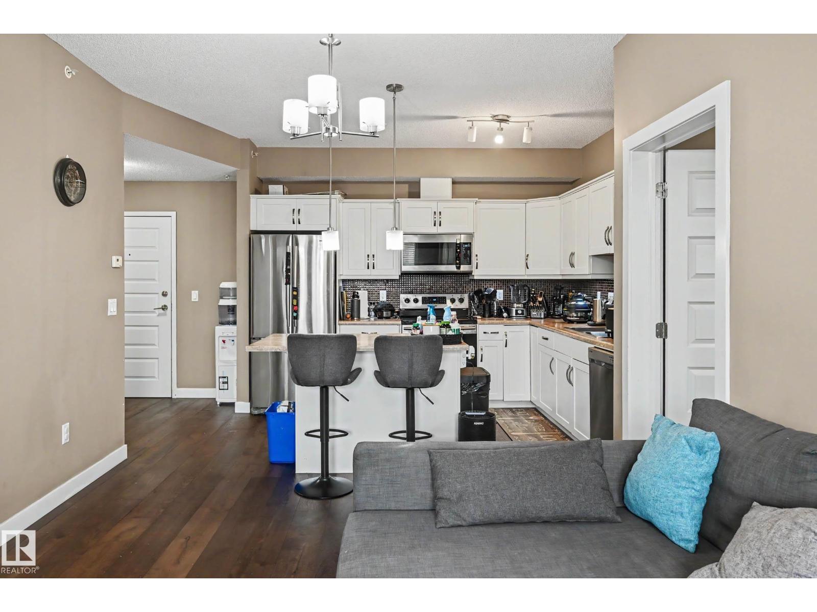 #402 8730 82 AV NW - 11