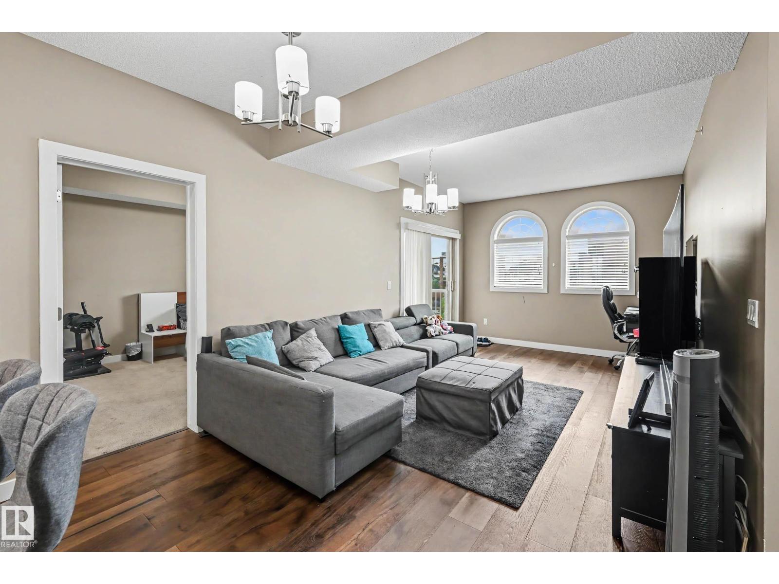 #402 8730 82 AV NW - 14