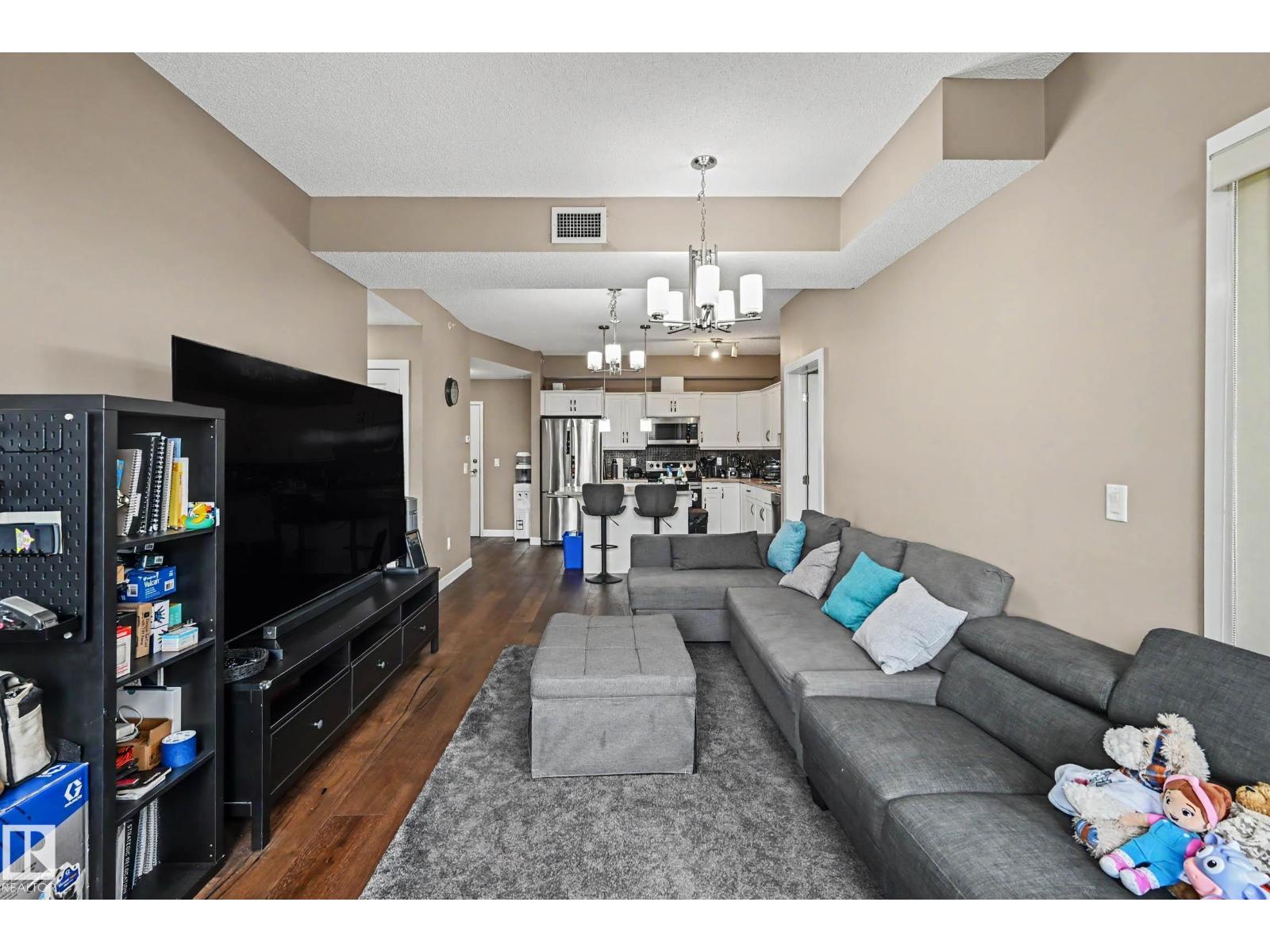 #402 8730 82 AV NW - 16
