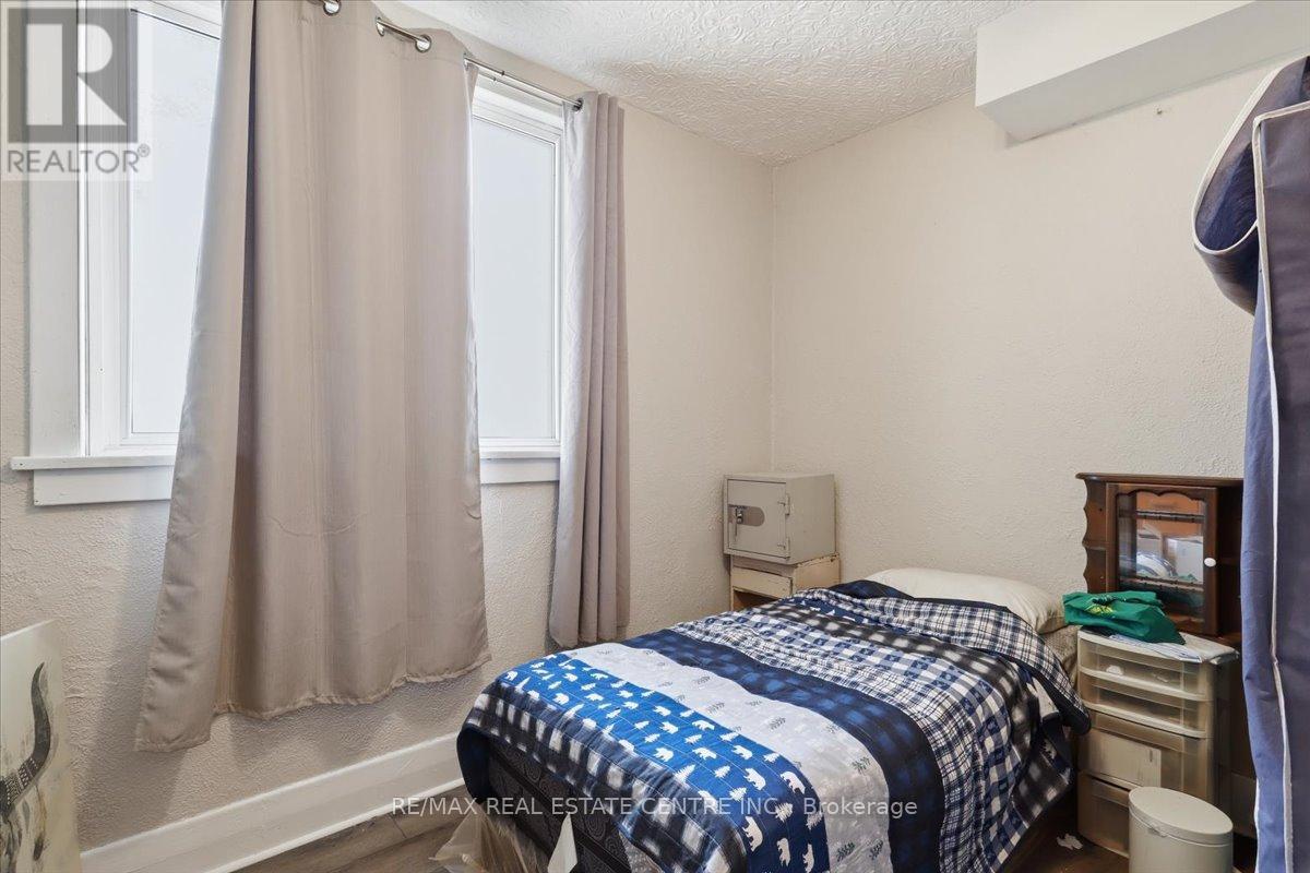 233 KING STREET - 15