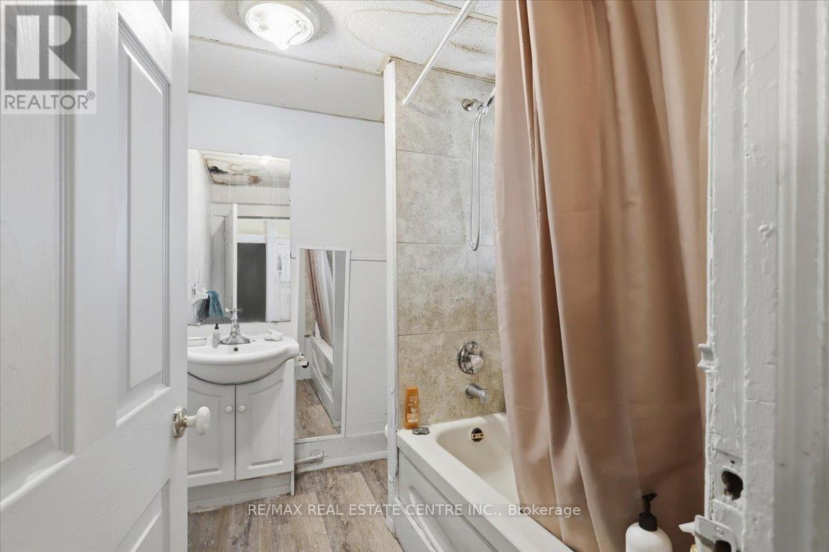 233 KING STREET - 22