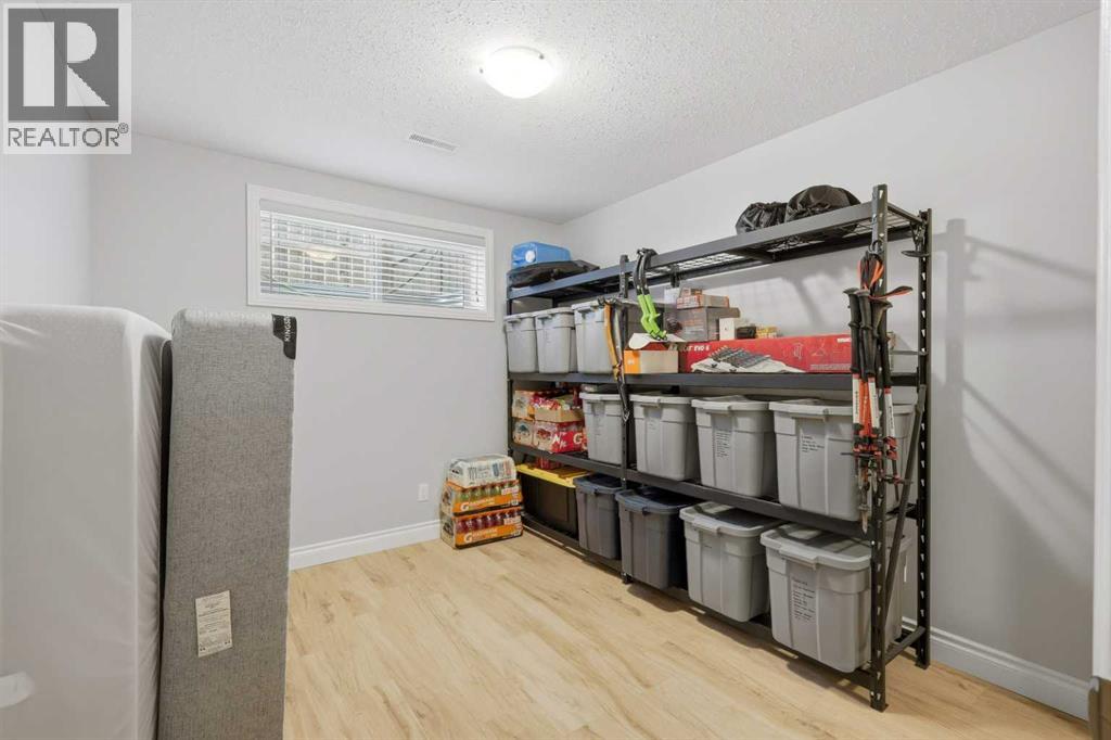 166 Lougheed Close — photo 27