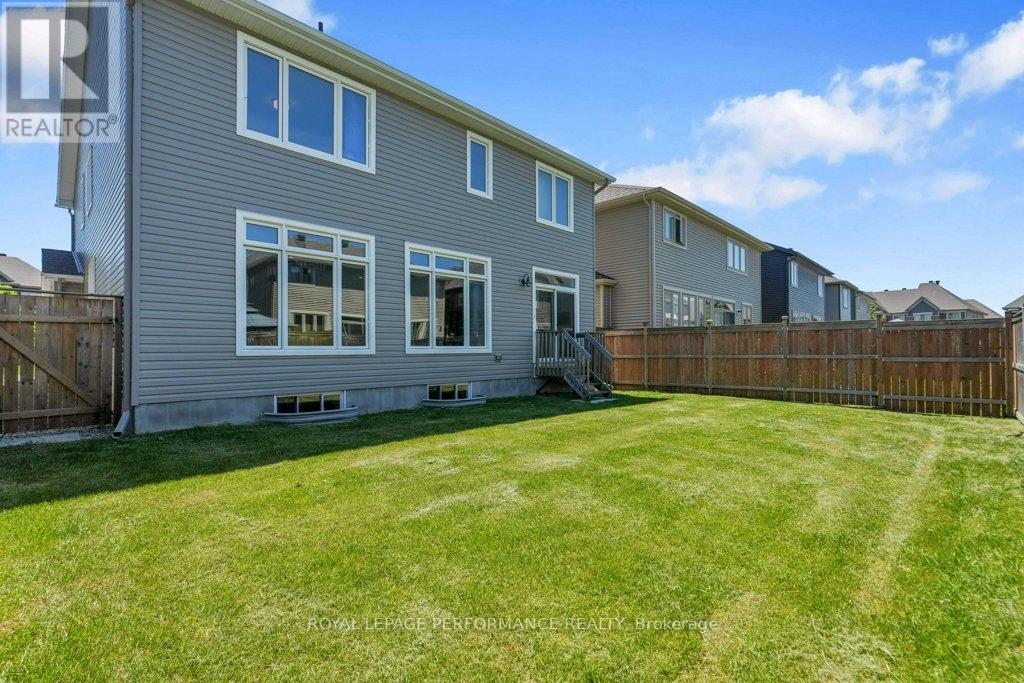 4 Bed, 4 Bath House for Sale in Ottawa – 210 TROLLIUS WAY, Ottawa – MLS# X13441534 - Image 40