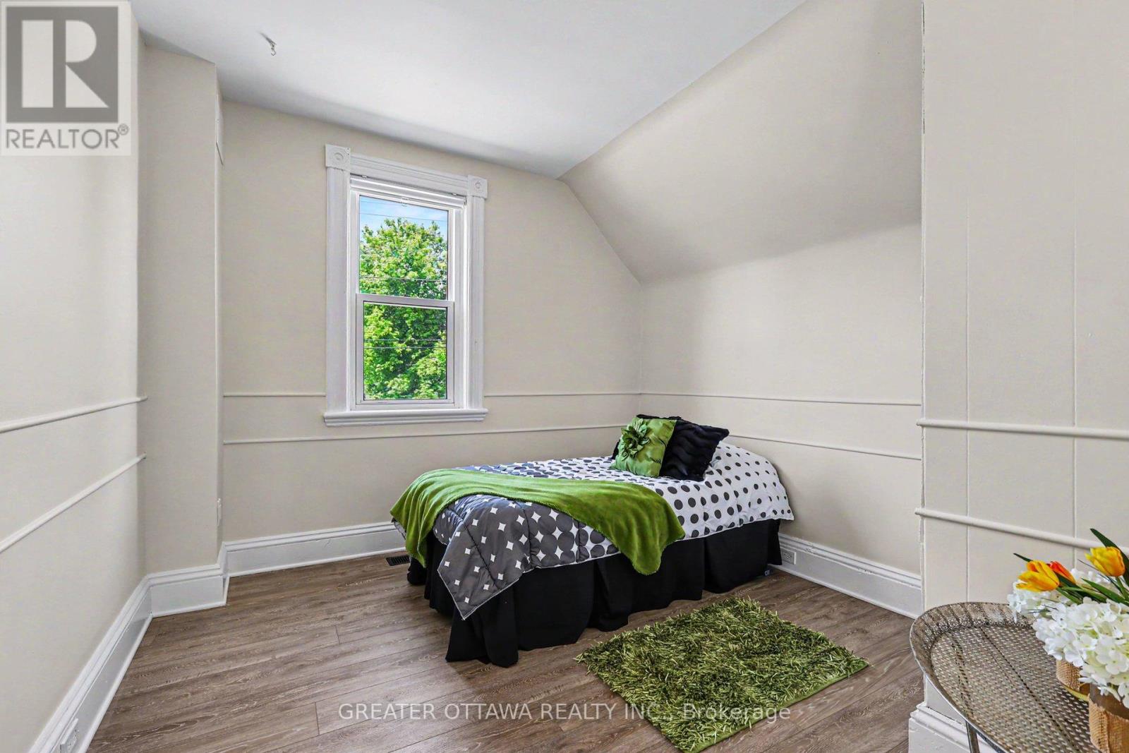 3607 MCBEAN STREET - 13