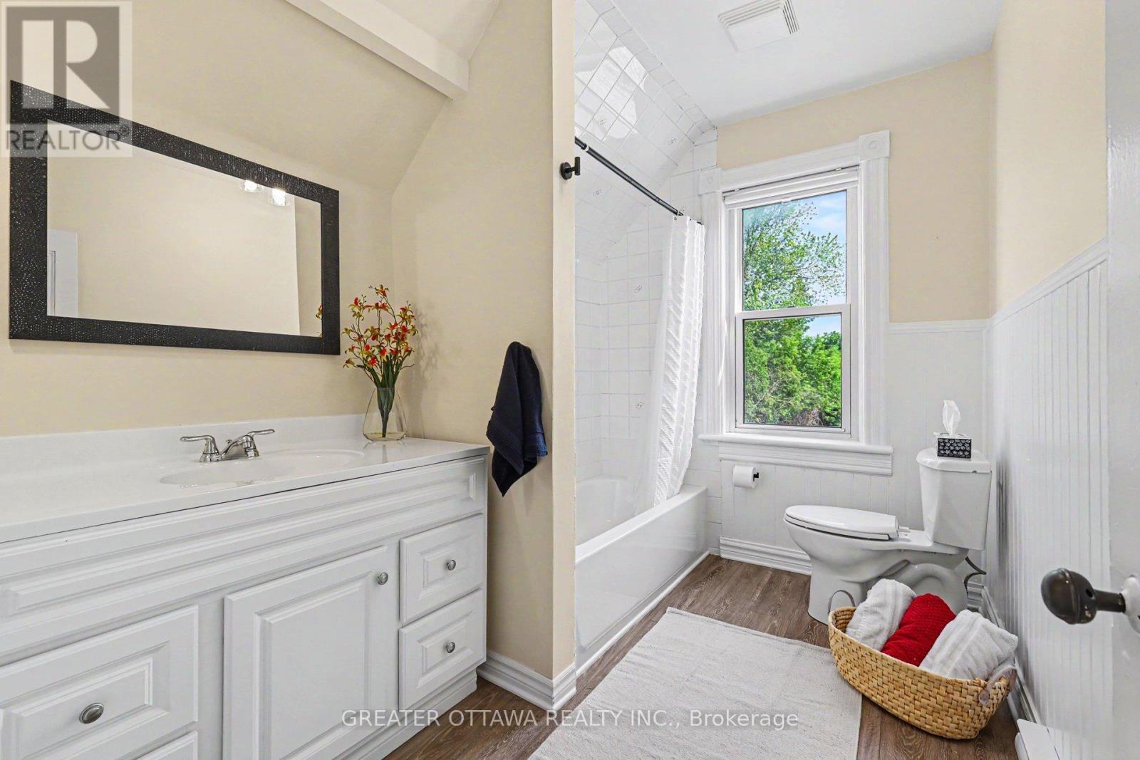 3607 MCBEAN STREET - 14