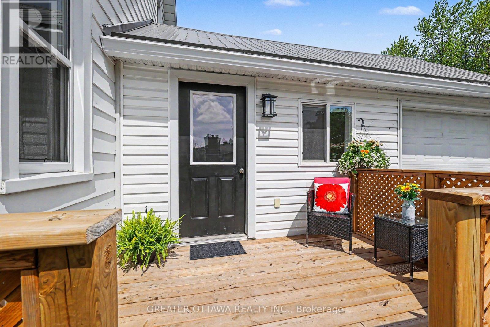 3607 MCBEAN STREET - 19
