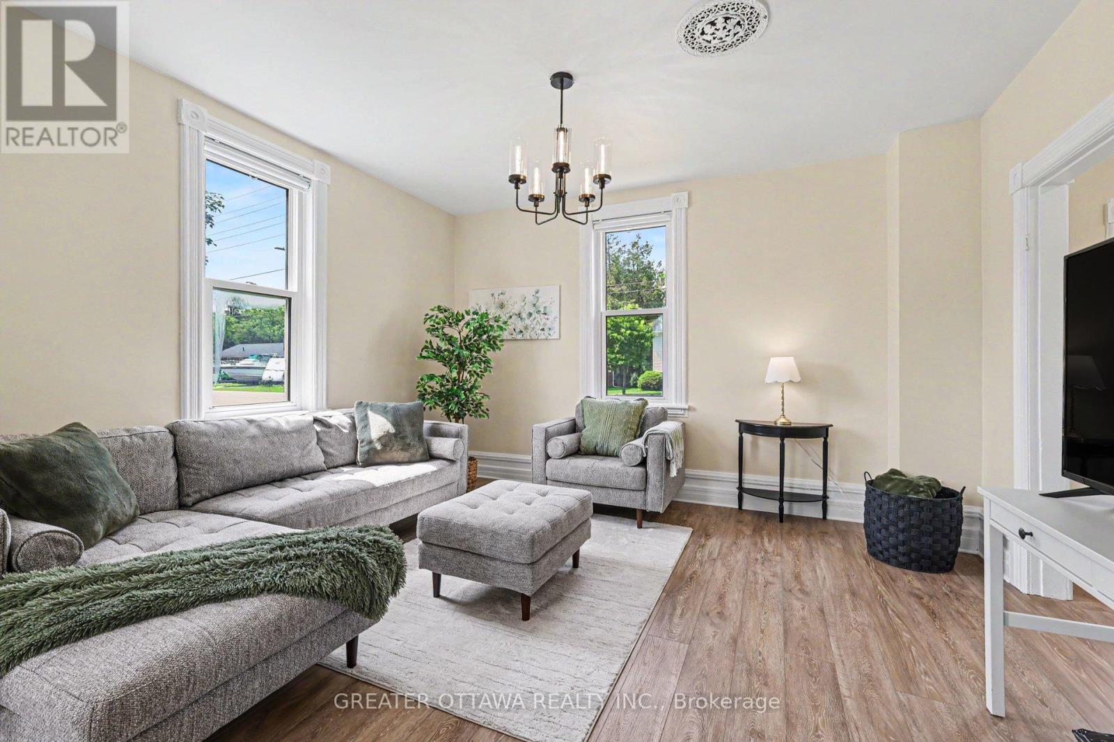 3607 MCBEAN STREET - 7