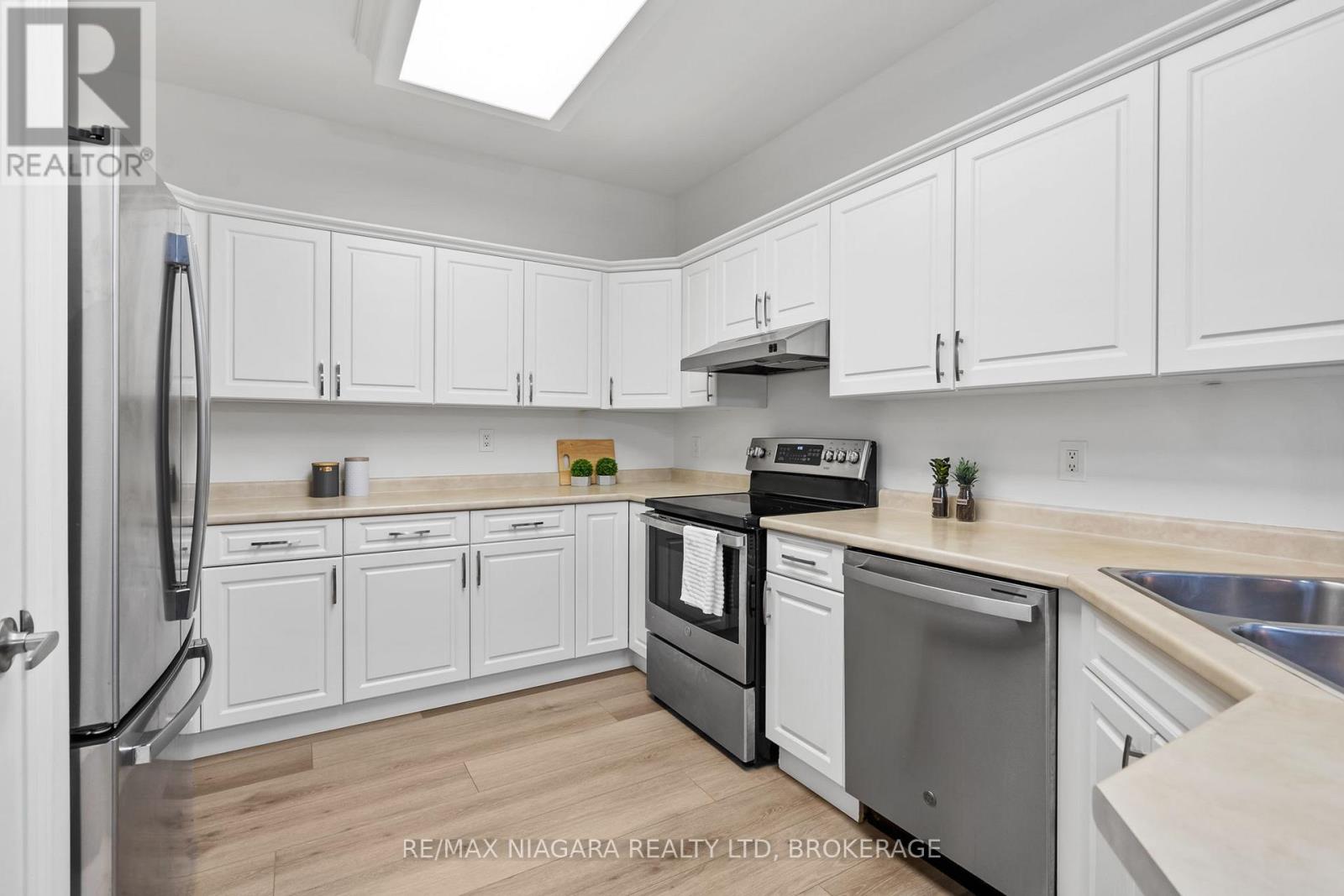 2314 STONEHAVEN AVENUE - 11