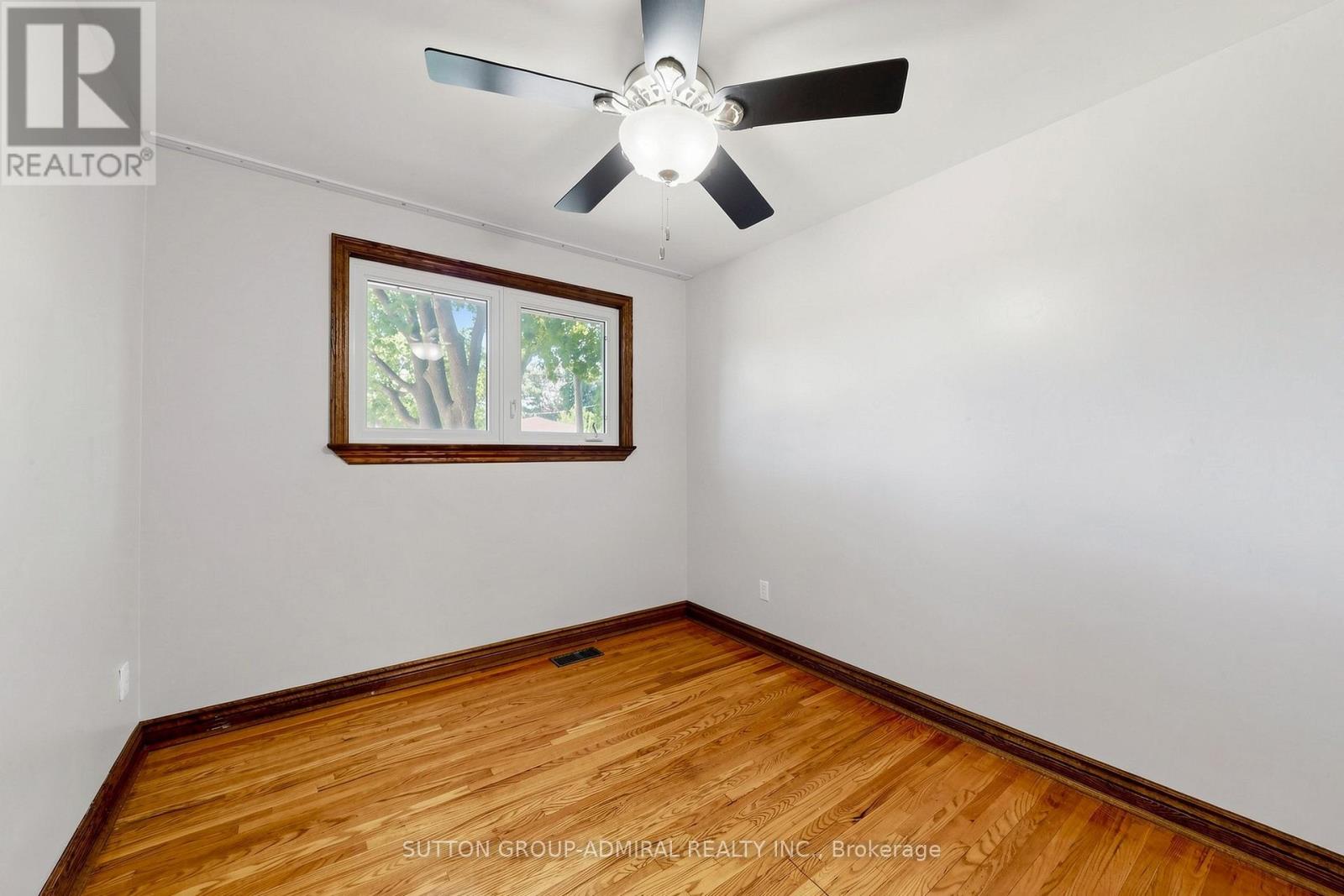 34 PARAGON ROAD - 13