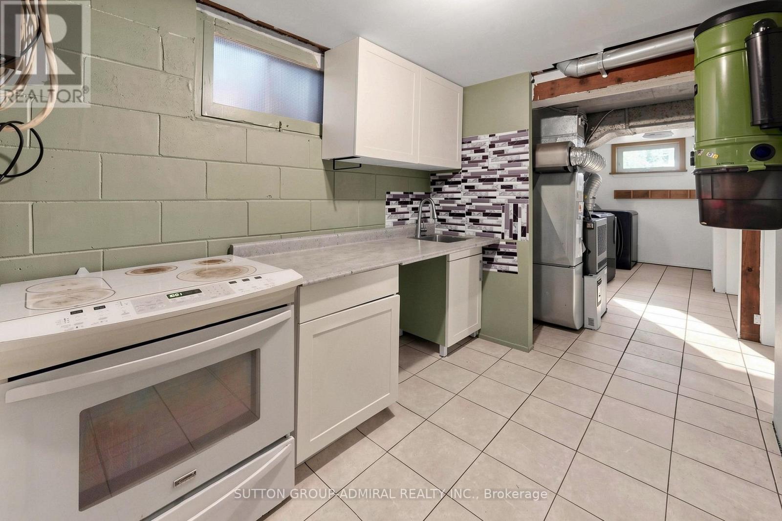 34 PARAGON ROAD - 25