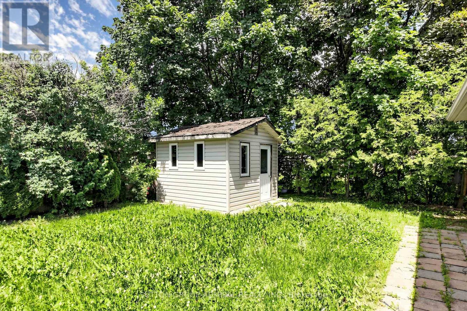 34 PARAGON ROAD - 35
