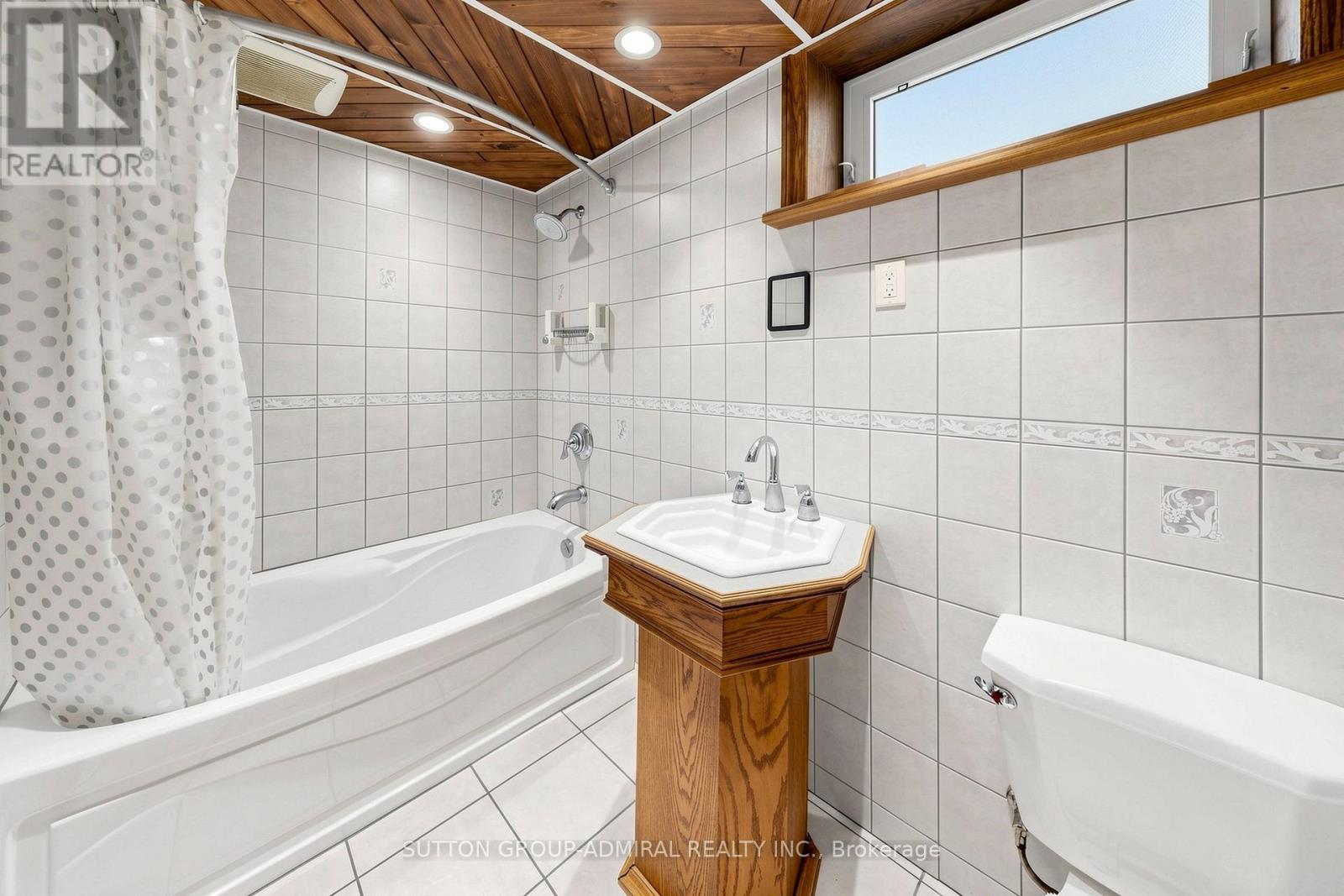 34 PARAGON ROAD - 27