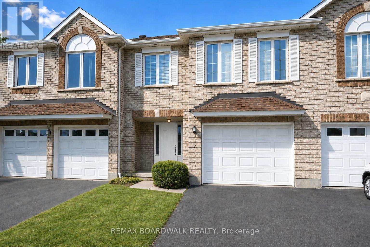 5 MAPLE PARK PRIVATE - 1
