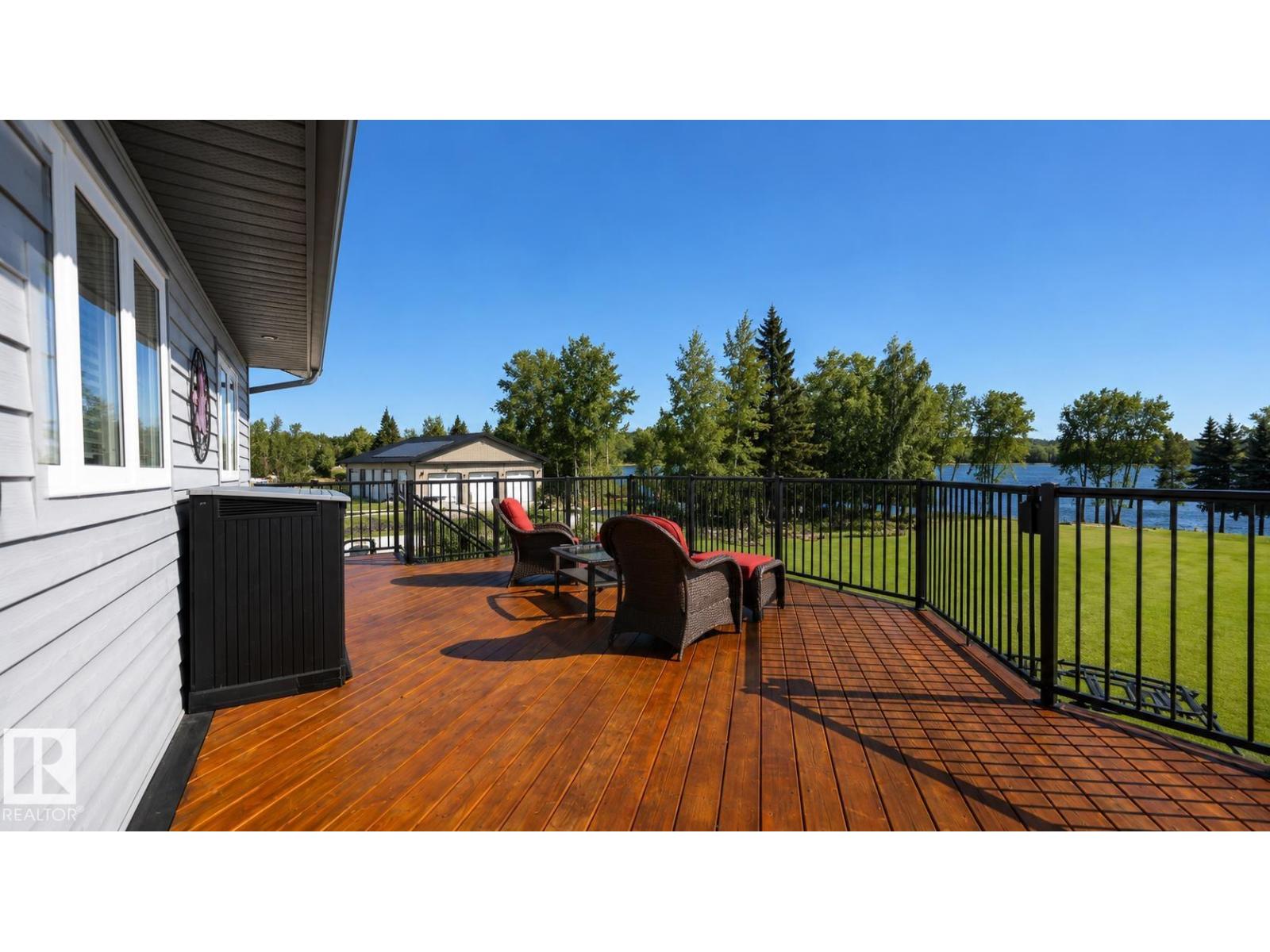 2 Irene Avenue — photo 28