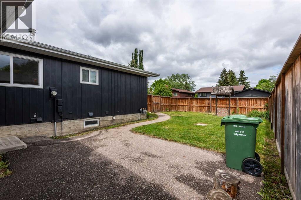 660 Queen Charlotte Drive SE — photo 31
