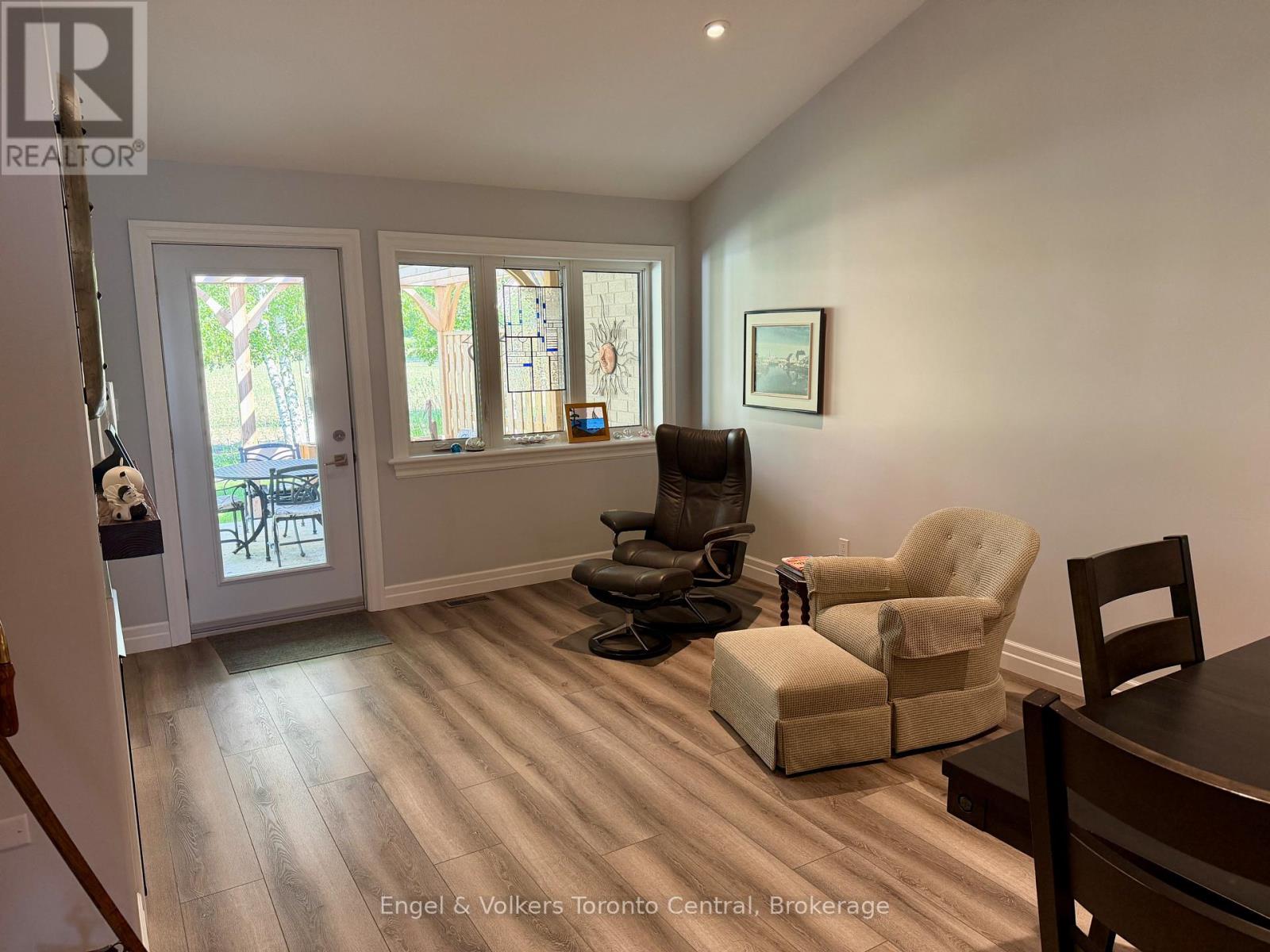 109 DOVE DRIVE - 12