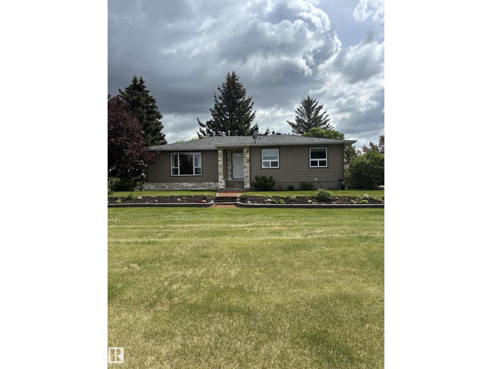 25055 Twp Rd 492 - 1