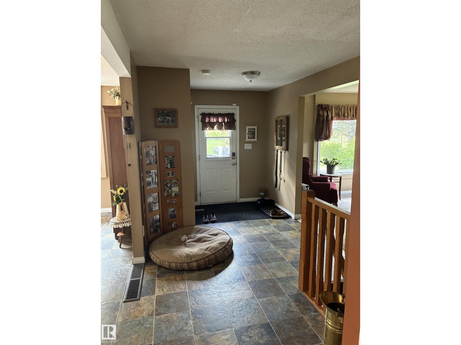 25055 Twp Rd 492 - 11